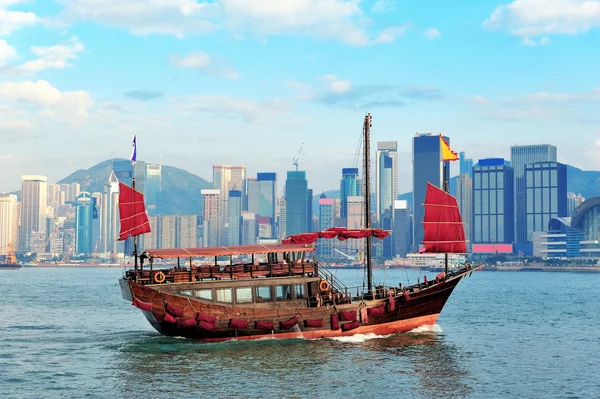 Loď a hong kong — Stock fotografie