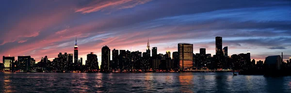 Панорама Манхэттена на закат — стоковое фото
