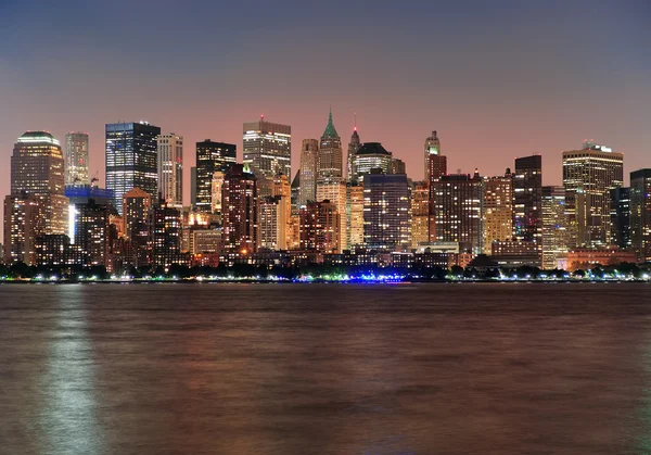 New Yorkban manhattan alkonyatkor panoráma — Stock Fotó