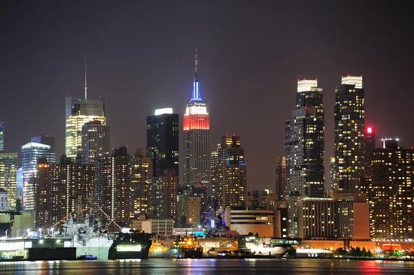 New York şehri Manhattan şehir merkezi Geceleri gökyüzü — Stok fotoğraf