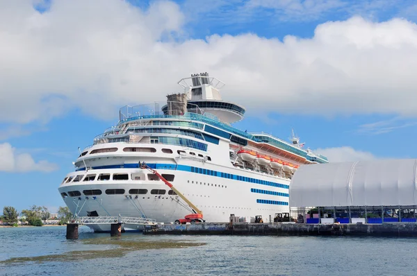 Cruise ship in Miami — Stock Photo, Image