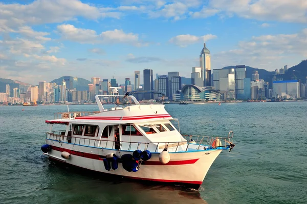 Barca e Hong Kong — Foto Stock
