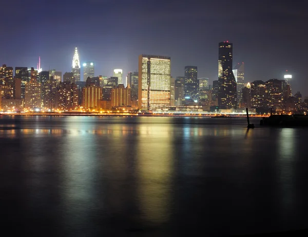 Cidade urbana vista noturna — Fotografia de Stock