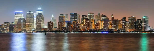 New Yorkban manhattan alkonyatkor panoráma — Stock Fotó