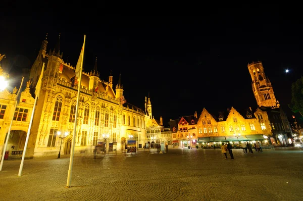 Markt (Pazar Meydanı) Bruges alacakaranlıkta — Stok fotoğraf