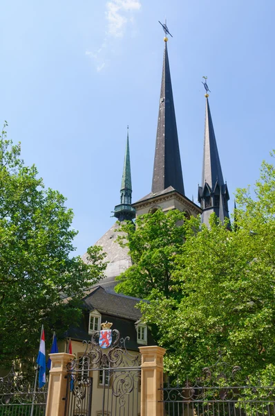 在卢森堡城的圣母院大教堂 — 图库照片
