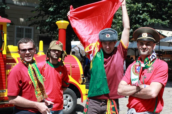 Fans de football du Portugal. Lviv, Ukraine, 13 juin 2012 — Photo