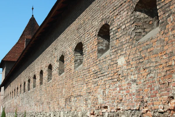 Muralla defensiva de un castillo medieval — Foto de Stock