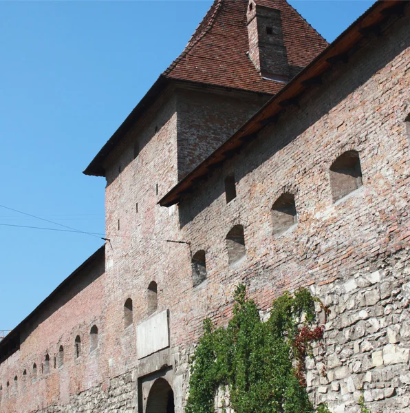 Руины замка XVI века — стоковое фото