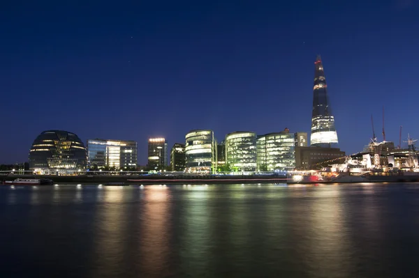 伦敦地平线在晚上 — 图库照片