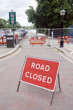 Closed road sign clipart