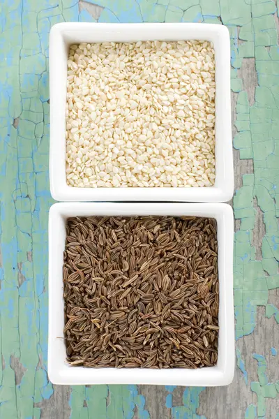 Komijn en sesam zaden — Stockfoto