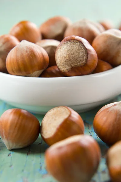 Hazelnuts (filbert) on the vintage wooden surface — Stock Photo, Image