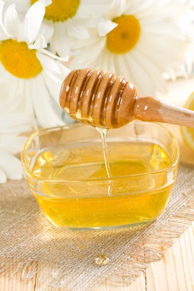 Honing met citroen — Stockfoto