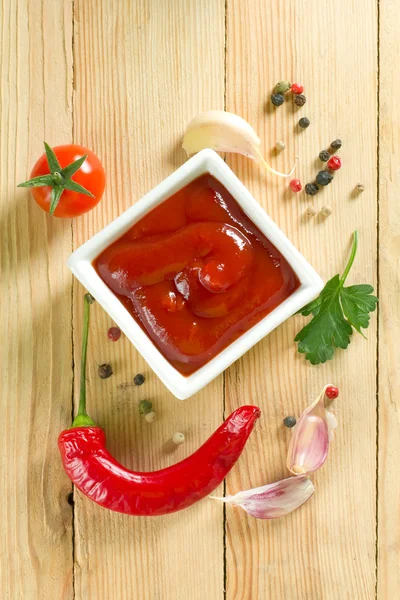 Molho de pimenta vermelha quente — Fotografia de Stock