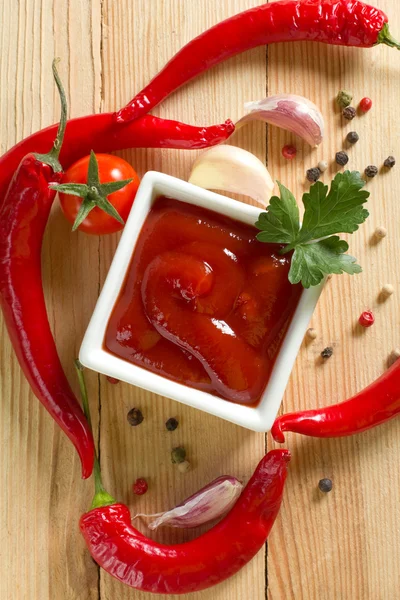 Rode hete chili saus — Stockfoto