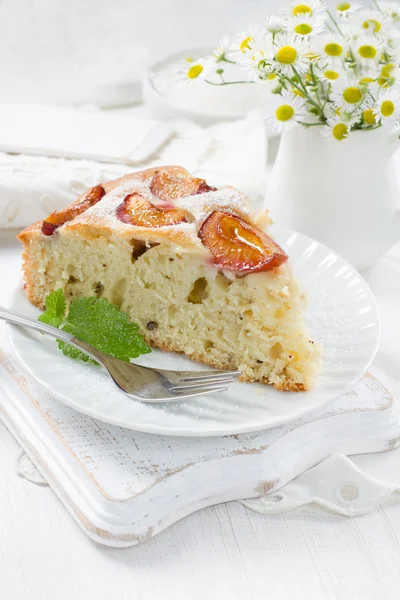 Domácí švestkový koláč — Stock fotografie