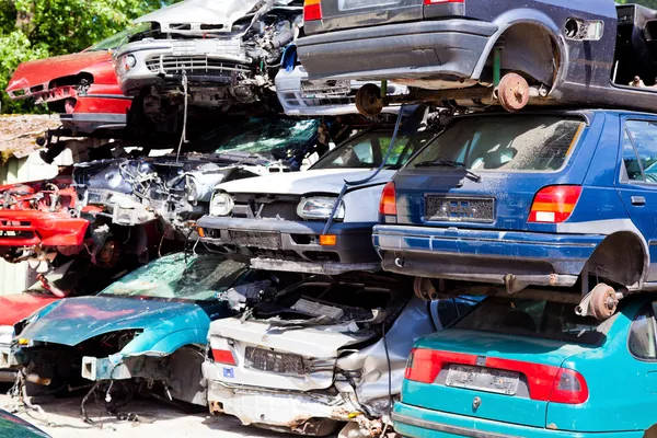 Scrap cars in a junkyard — Stock Photo, Image
