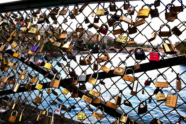 Paris, Frankrijk. symbolen van liefde — Stockfoto
