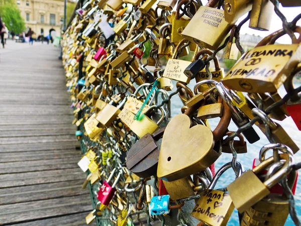Parigi, Francia. simboli dell'amore — Foto Stock