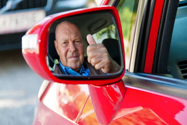 As senior drivers in the car. — Stock Photo, Image