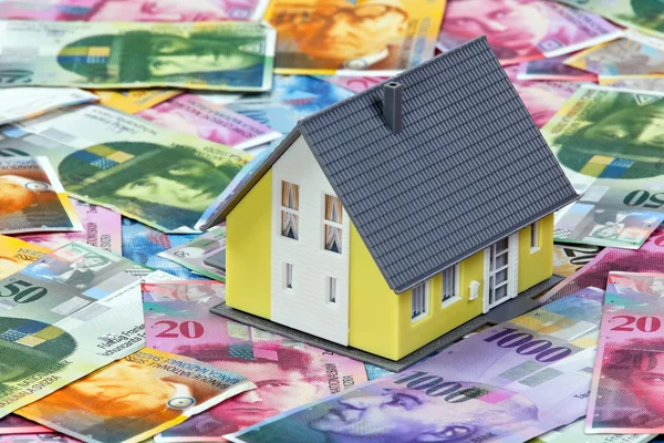 Financiación de una vivienda en francos suizos — Foto de Stock