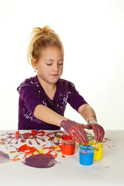 Barnmålning med fingerfärg — Stockfoto