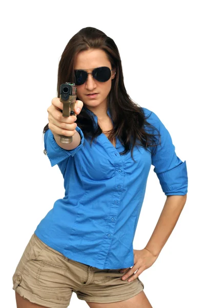 Bella Bruna con una pistola — Foto Stock