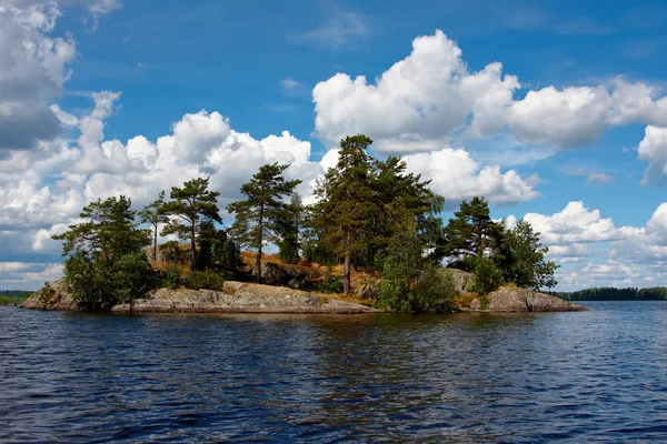 Die Insel auf dem See — Stockfoto