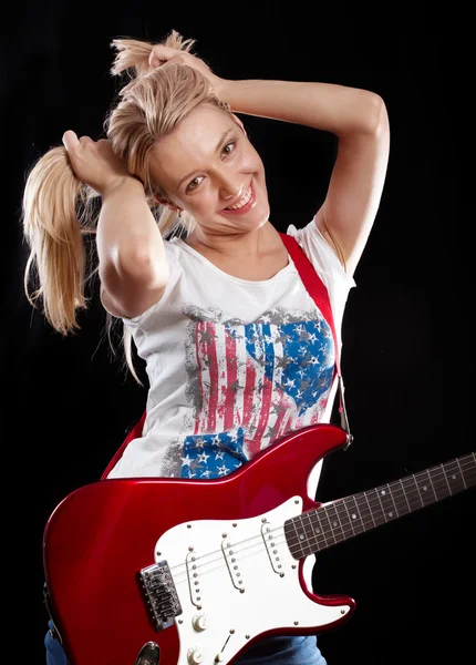 Γυναίκα παίζει κιθάρα — Φωτογραφία Αρχείου