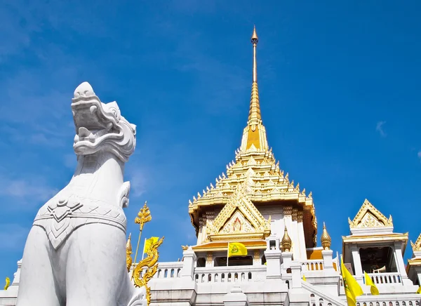 Löwenstatus bei wat traimitr, dem goldenen Buddha, bangkok — Stockfoto