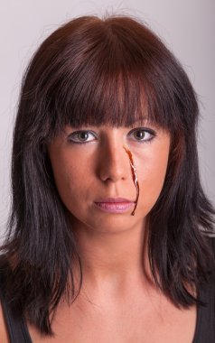 genç kadın ve çikolata