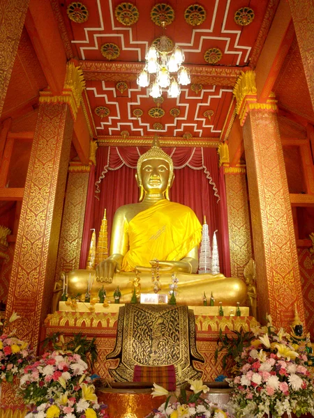 Velký buddha v thajštině — Stock fotografie