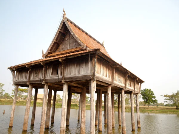 El edificio de estilo tailandés noreste, ubonratchathani, Tailandia — Foto de Stock