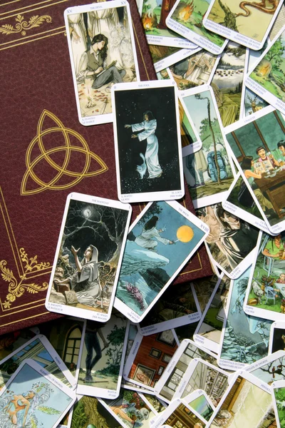 Tarot kaart lezing en accessoires — Stockfoto