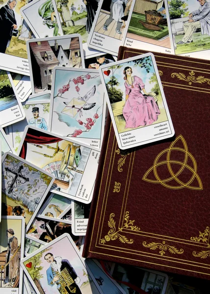 Gypsy kaart lezing en accessoires Rechtenvrije Stockfoto's