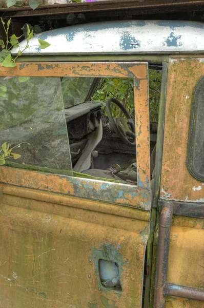 Rustykalne stary samochód — Zdjęcie stockowe