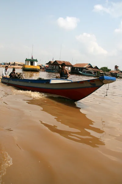 小船-萨湖，柬埔寨 — 图库照片