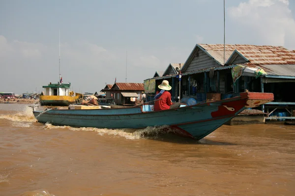 Barca - Tonle Sap, Cambogia — Foto Stock