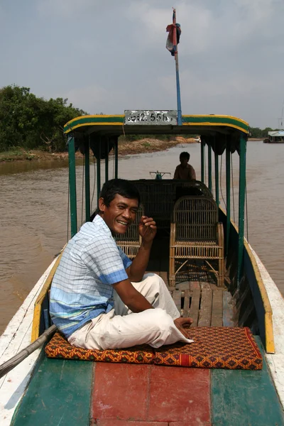 Лодка - Тонлесап, Камбоджа — стоковое фото