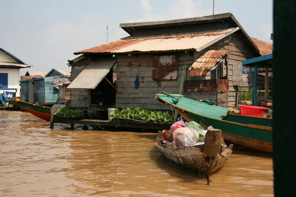 Casa flotante - Tonle Sap, Camboya — Foto de Stock