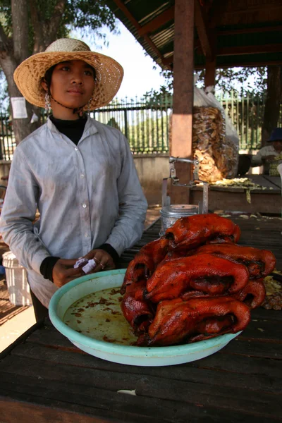 Vendita di cibo - Phnom Penh, Cambogia — Foto Stock