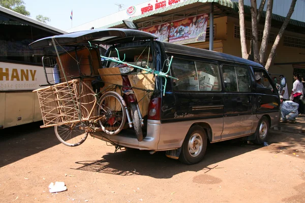 Moving van - phnom penh, Cambodja — Stockfoto