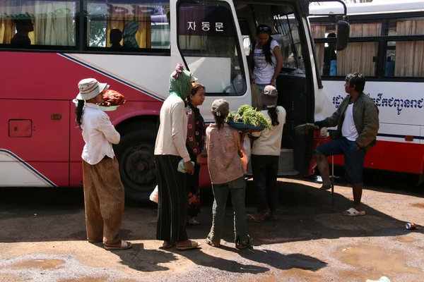 Venta de alimentos - Phnom Penh, Camboya — Foto de Stock
