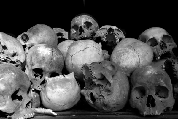 Kafatası - ölüm tarlaları choeung ek, phnom penh, Kamboçya — Stok fotoğraf