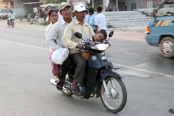 Мотоцикл - Пномпеня, Камбоджа — стокове фото
