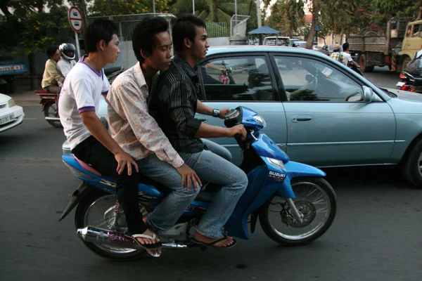 Motorrad - phnom penh, Kambodscha — Stockfoto