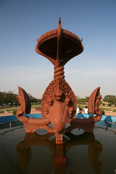 Памятник Независимости, Пномпень, Камбоджа — стоковое фото