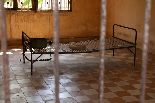 Komórka - Muzeum tuol sleng (s21 więzienia), phnom penh, Kambodża — Zdjęcie stockowe