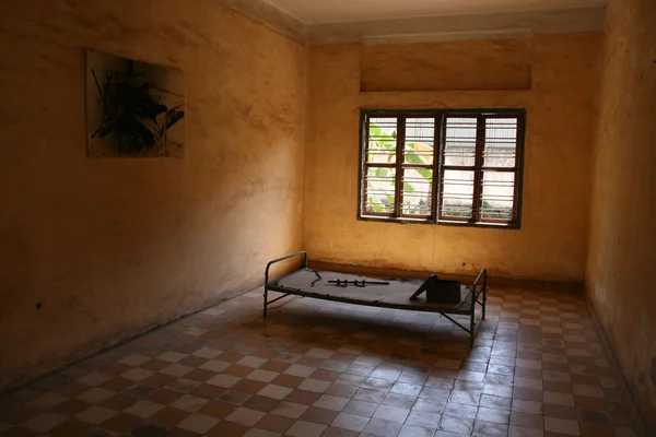 Cell - tuol sleng museum (s21 fängelse), phnom penh, Kambodja — Stockfoto